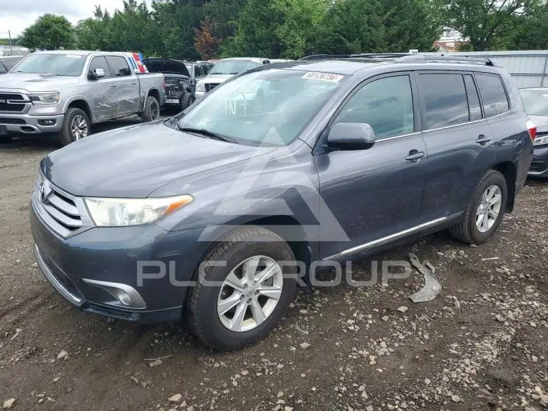 2013 Toyota Highlander фото