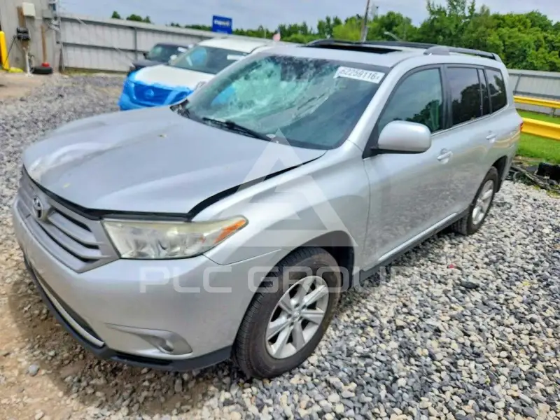2013 Toyota Highlander фото