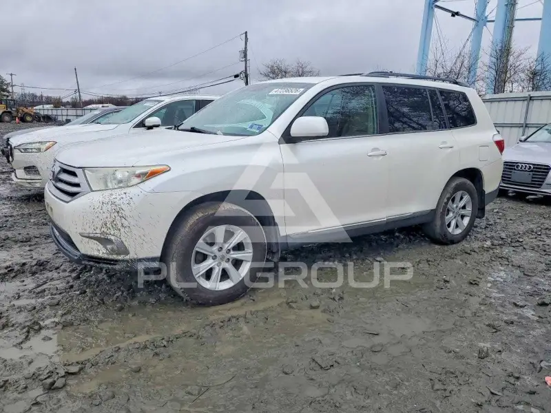 2013 Toyota Highlander photo