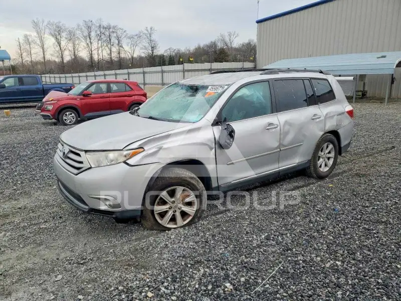 2013 Toyota Highlander фото