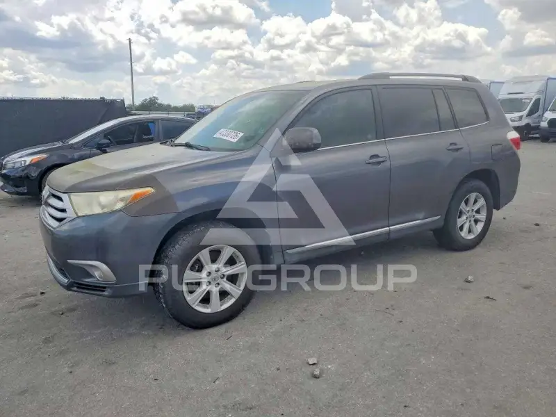 2013 Toyota Highlander фото