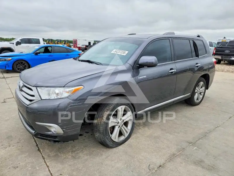 2013 Toyota Highlander photo