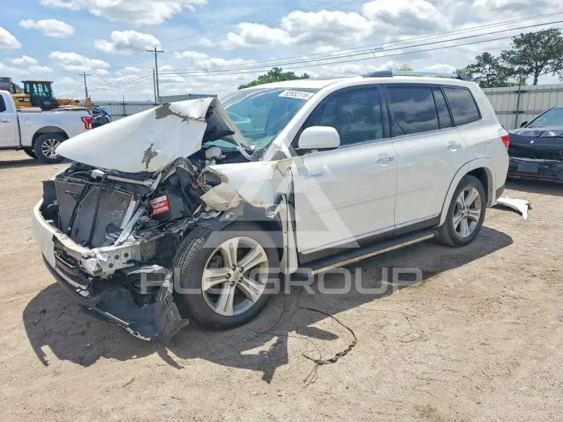2013 Toyota Highlander photo