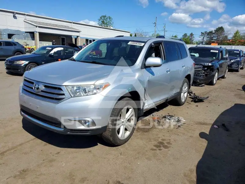 2013 Toyota Highlander фото