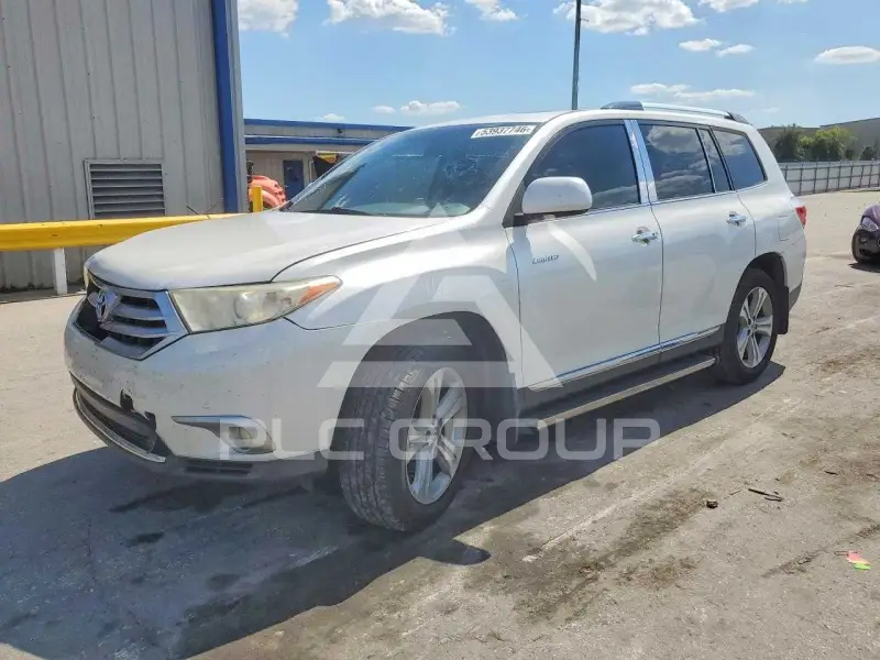 2013 Toyota Highlander фото