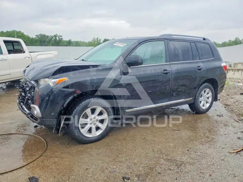 2013 Toyota Highlander photo