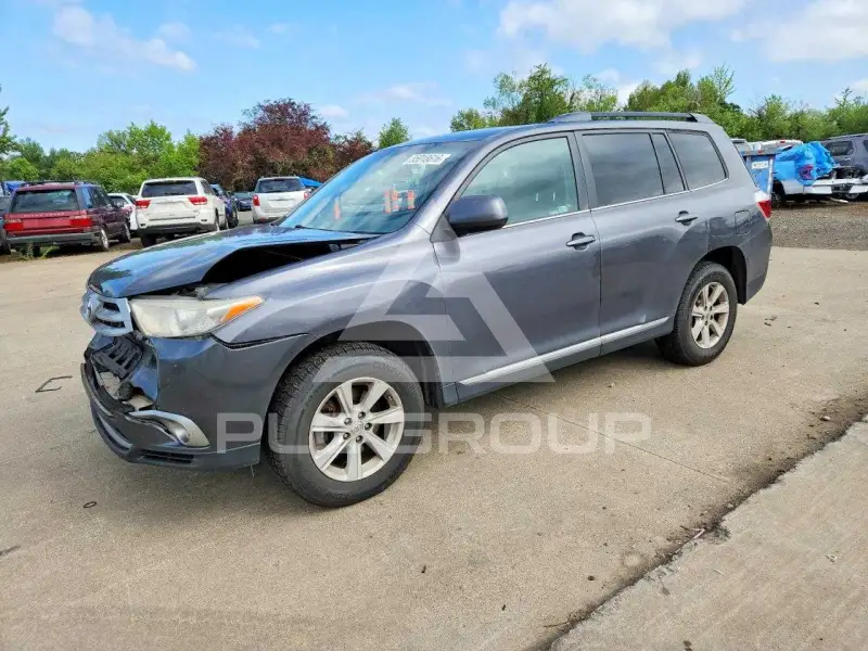 2013 Toyota Highlander фото