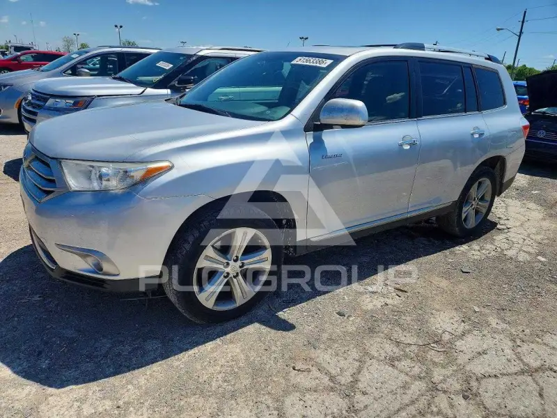 2013 Toyota Highlander photo