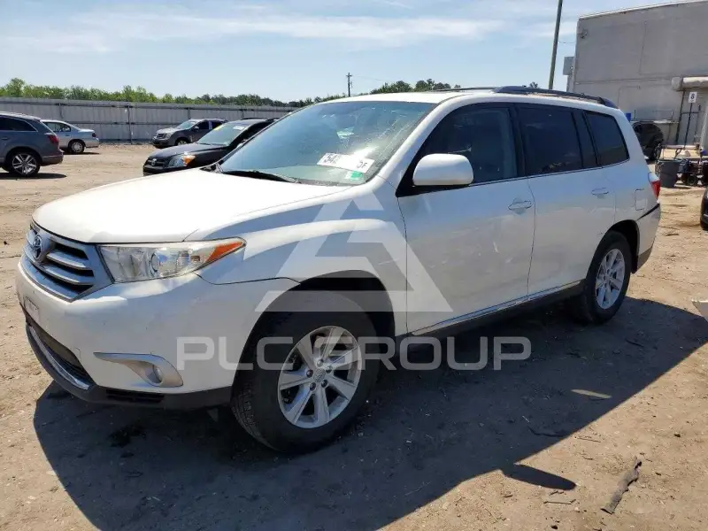2013 Toyota Highlander фото