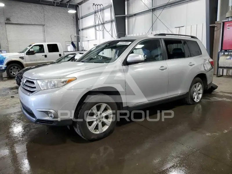 2013 Toyota Highlander фото