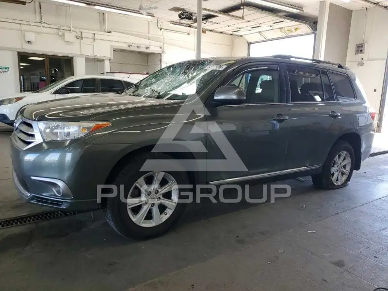2013 Toyota Highlander photo