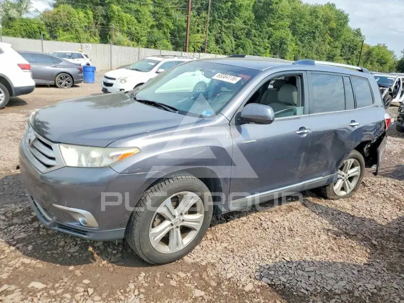 2013 Toyota Highlander фото