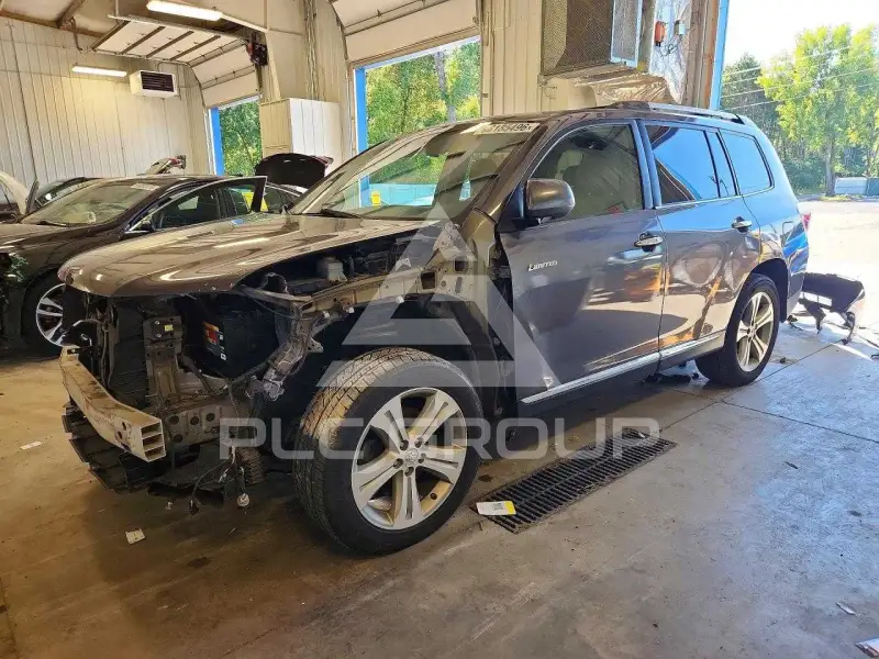 2013 Toyota Highlander фото