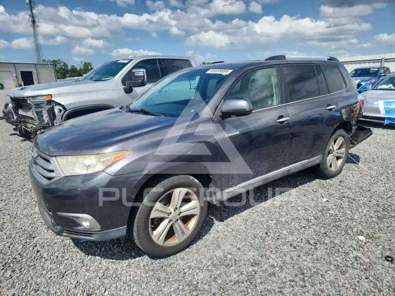 2013 Toyota Highlander фото