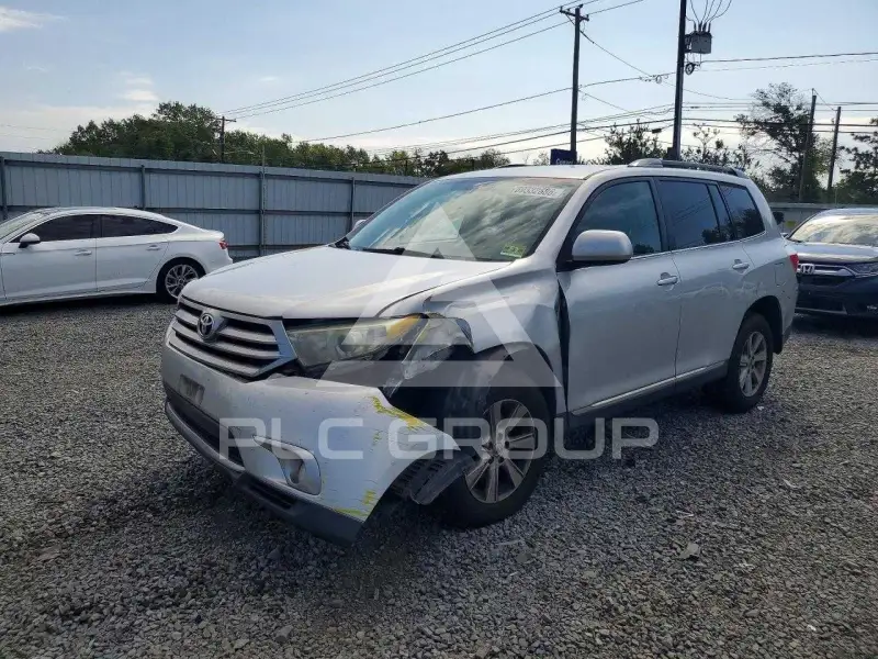 2013 Toyota Highlander photo