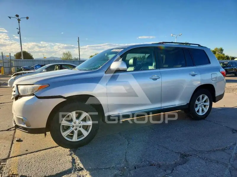 2013 Toyota Highlander фото