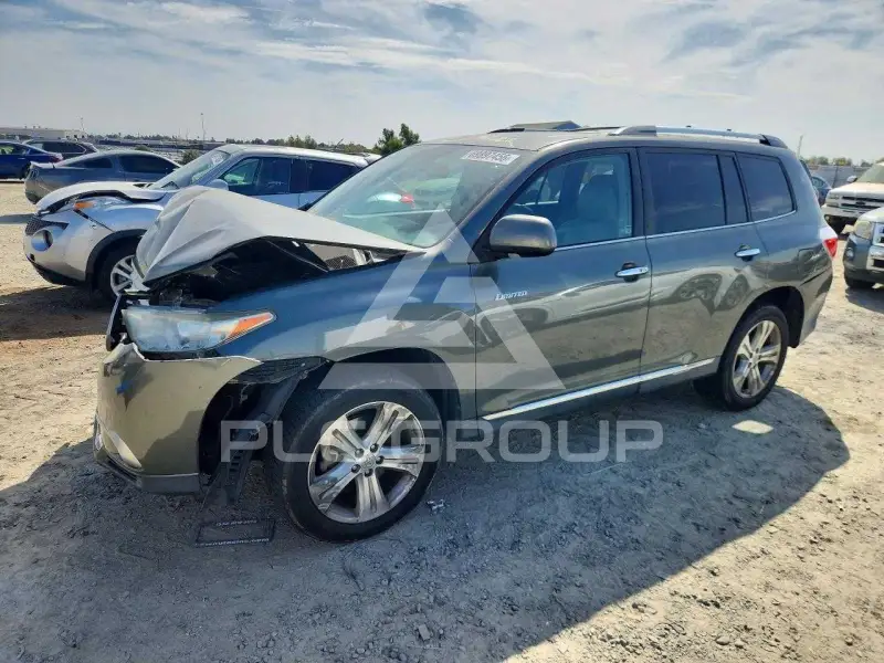 2013 Toyota Highlander фото