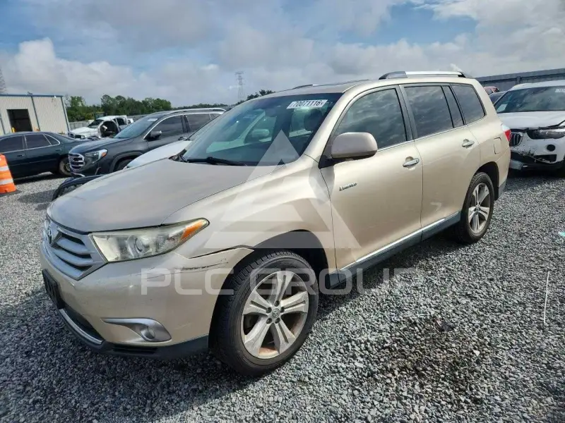 2013 Toyota Highlander фото