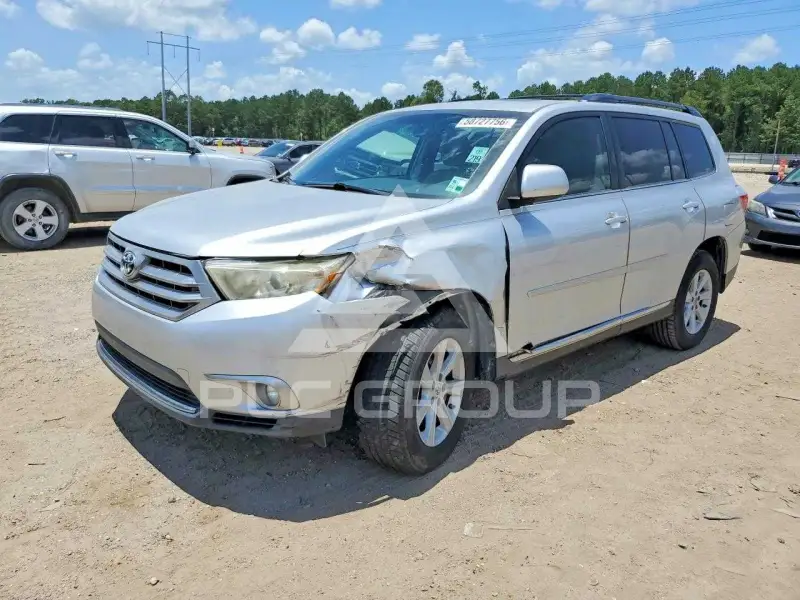 2013 Toyota Highlander фото