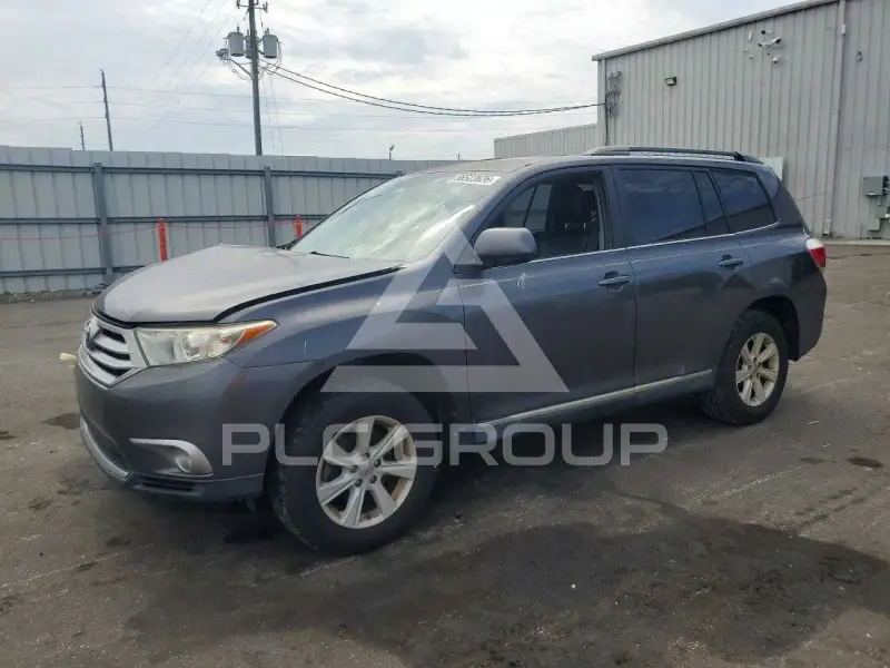 2013 Toyota Highlander photo
