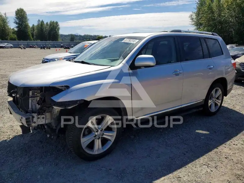 2013 Toyota Highlander фото