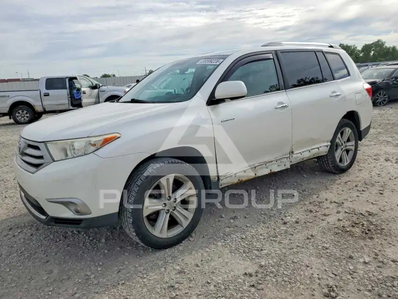2013 Toyota Highlander фото