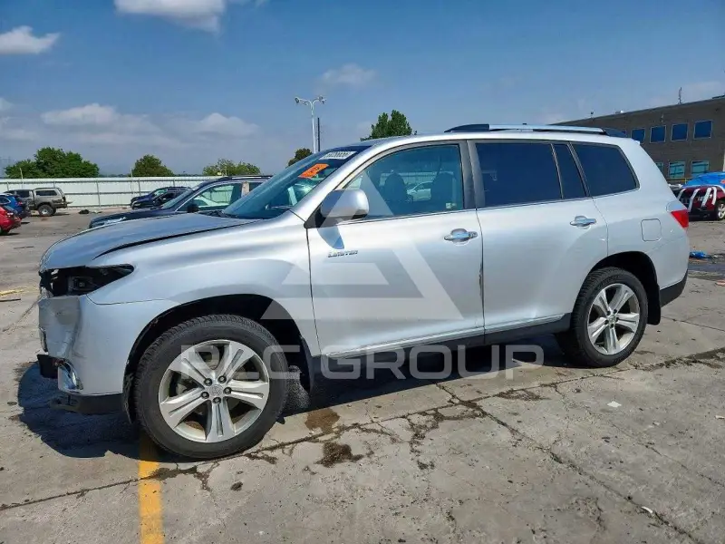 2013 Toyota Highlander фото