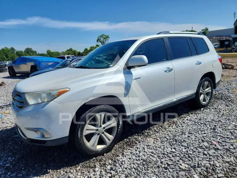 2013 Toyota Highlander photo