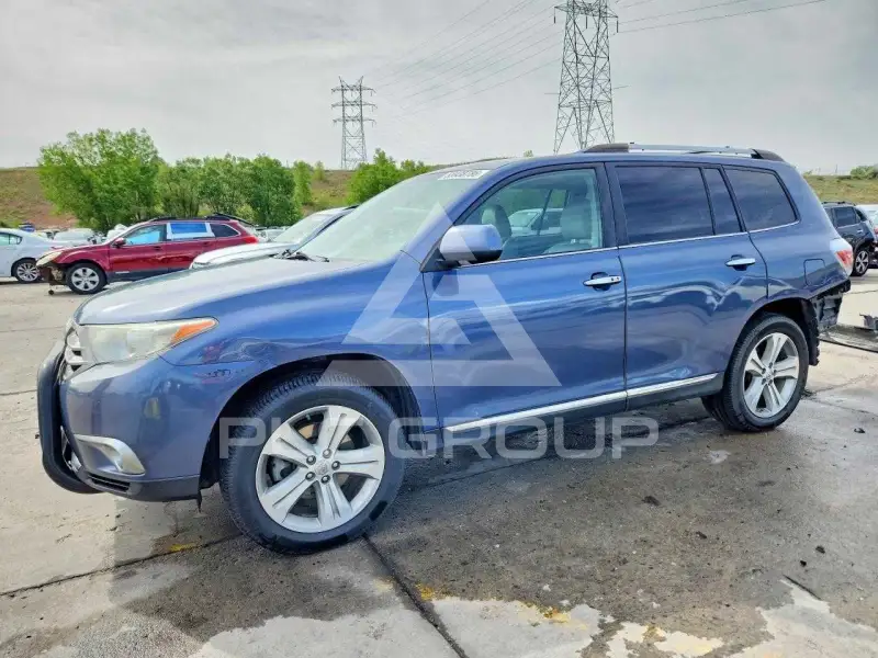 2013 Toyota Highlander фото