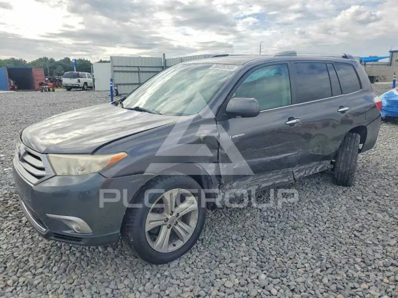 2013 Toyota Highlander photo
