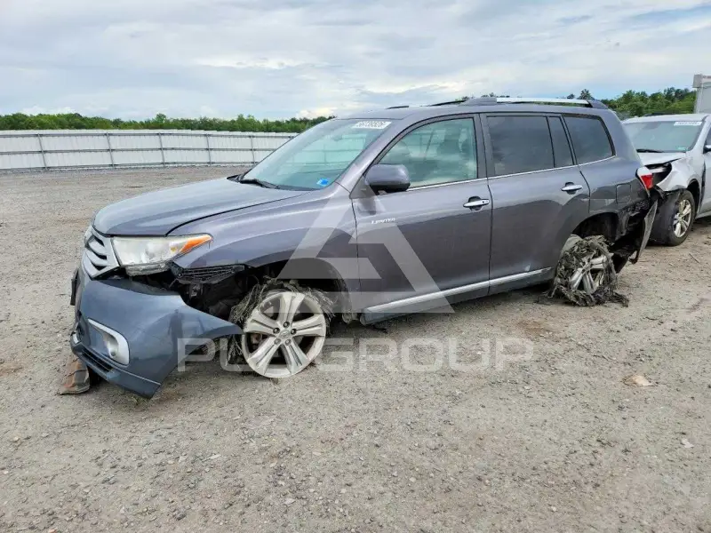 2013 Toyota Highlander photo