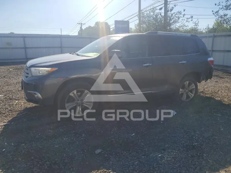 2013 Toyota Highlander фото
