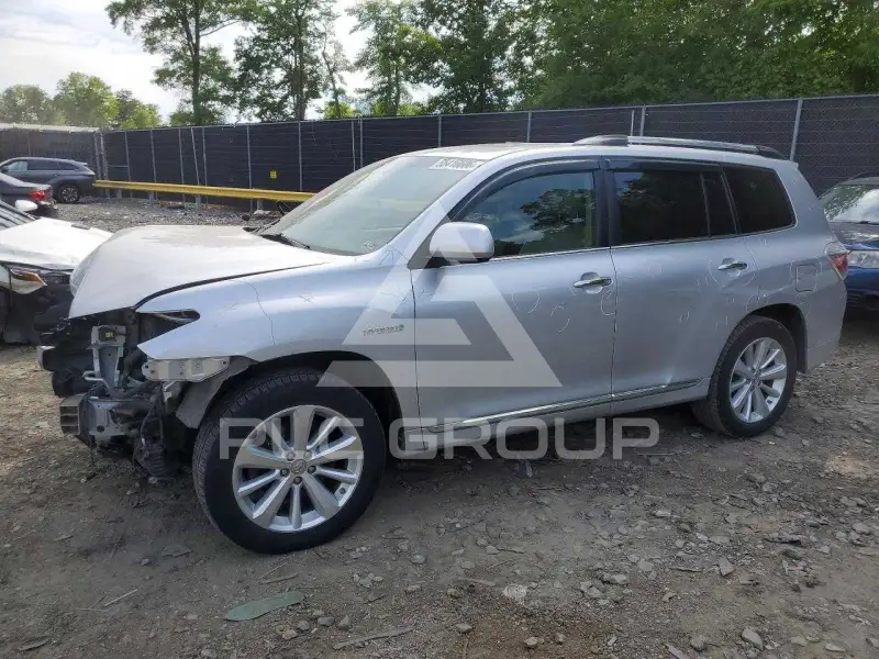 2013 Toyota Highlander фото
