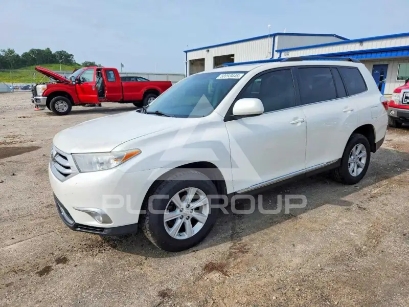 2013 Toyota Highlander фото