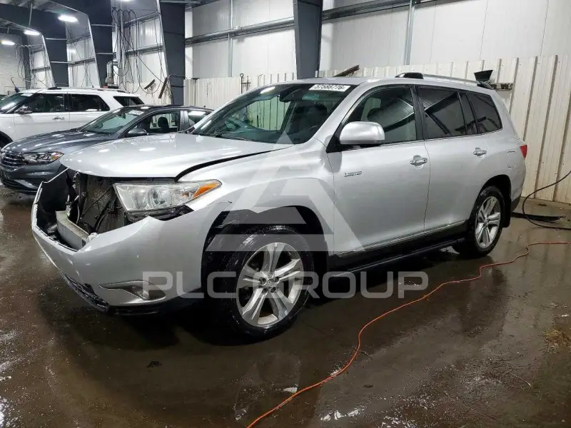 2013 Toyota Highlander photo