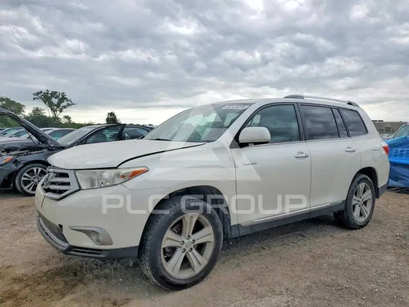 2013 Toyota Highlander photo