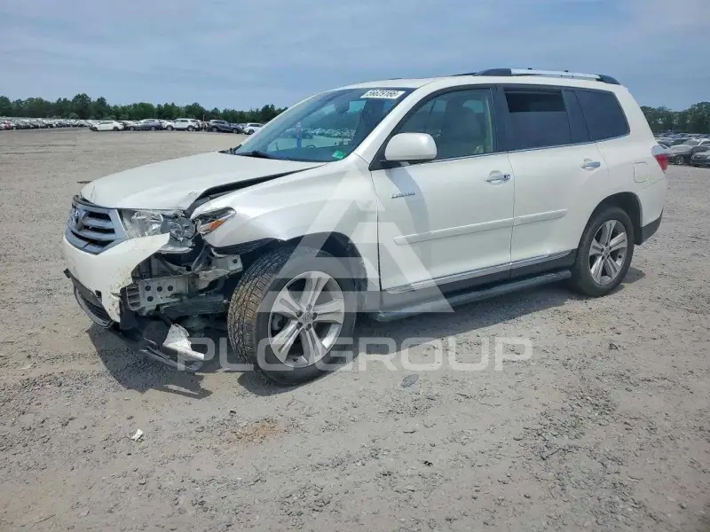 2013 Toyota Highlander фото