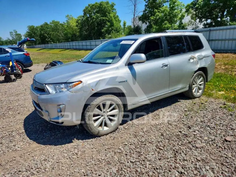 2013 Toyota Highlander фото
