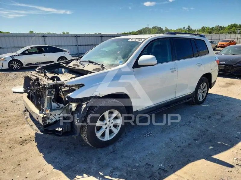 2013 Toyota Highlander photo