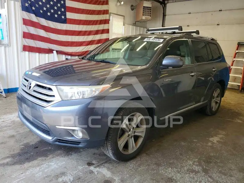 2013 Toyota Highlander фото