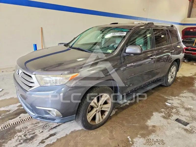 2013 Toyota Highlander фото