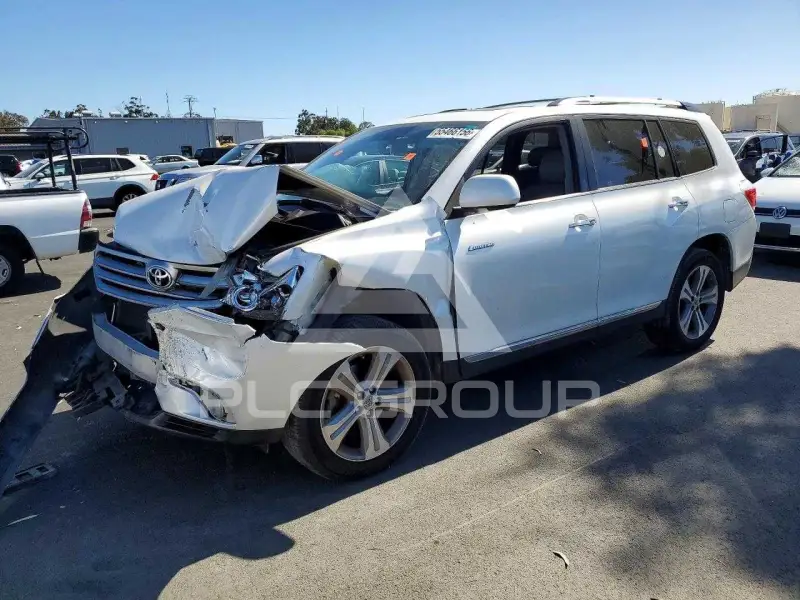2013 Toyota Highlander photo
