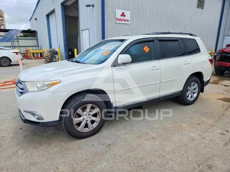 2013 Toyota Highlander фото