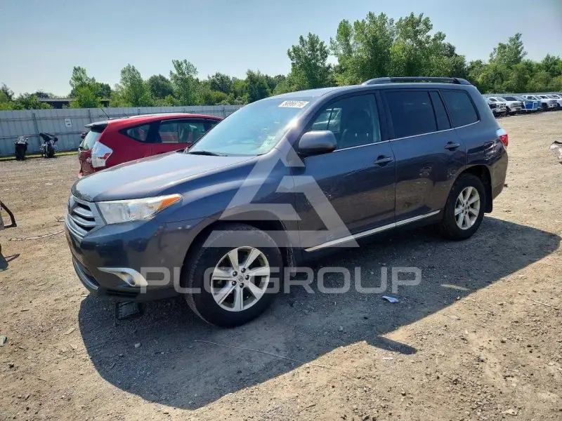 2013 Toyota Highlander фото