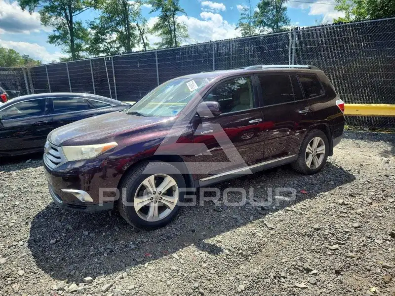 2013 Toyota Highlander photo