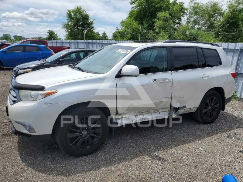 2013 Toyota Highlander photo