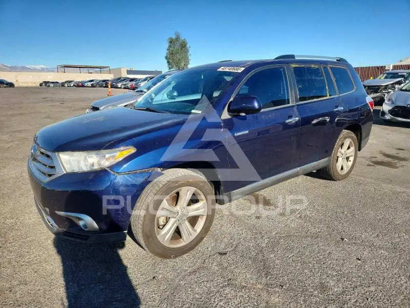 2013 Toyota Highlander фото