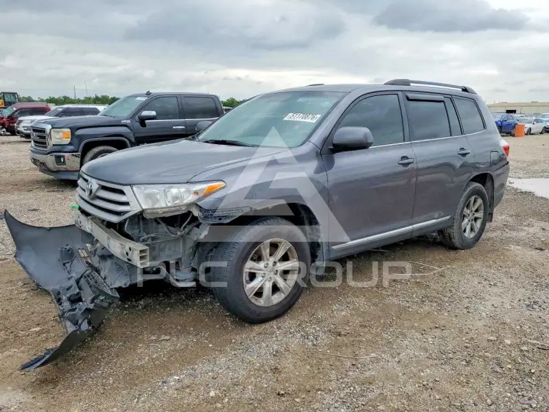 2013 Toyota Highlander фото