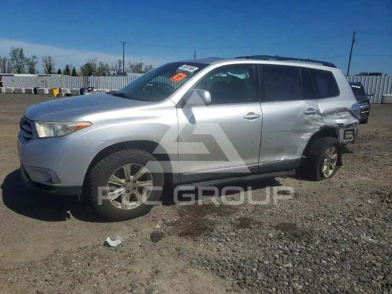 2013 Toyota Highlander фото