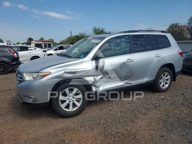 2013 Toyota Highlander фото